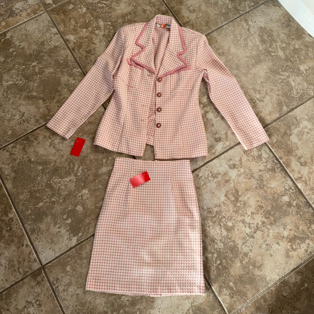 Francine Browner Petites Pink + Cream Houndstooth Matching Suit Blazer + Skirt
